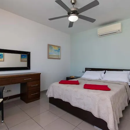 Villa Almeria With Ocean Views
